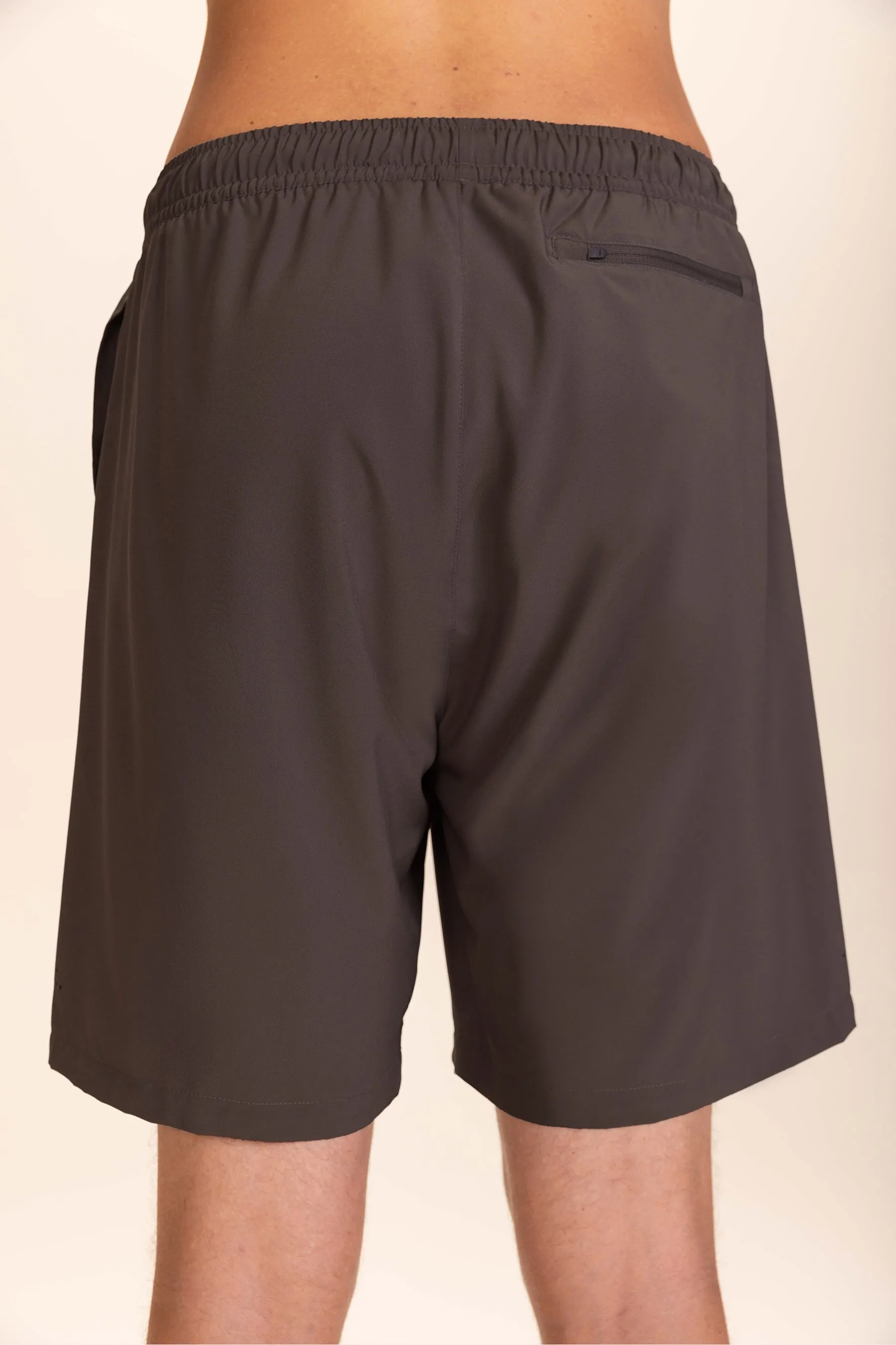 8" Move Air Men's Shorts