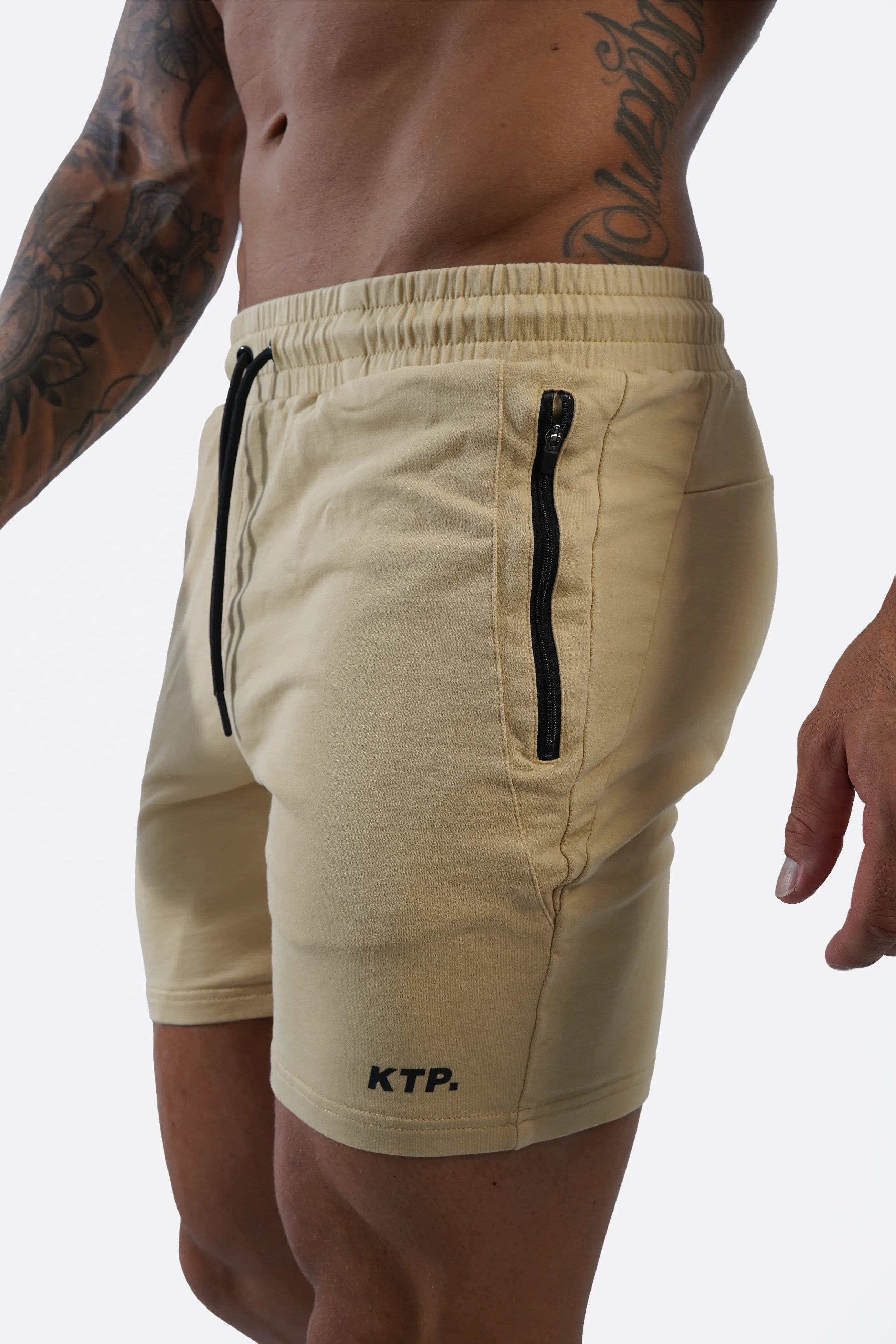 ESSENTIAL 2.0 SHORTS - SAND