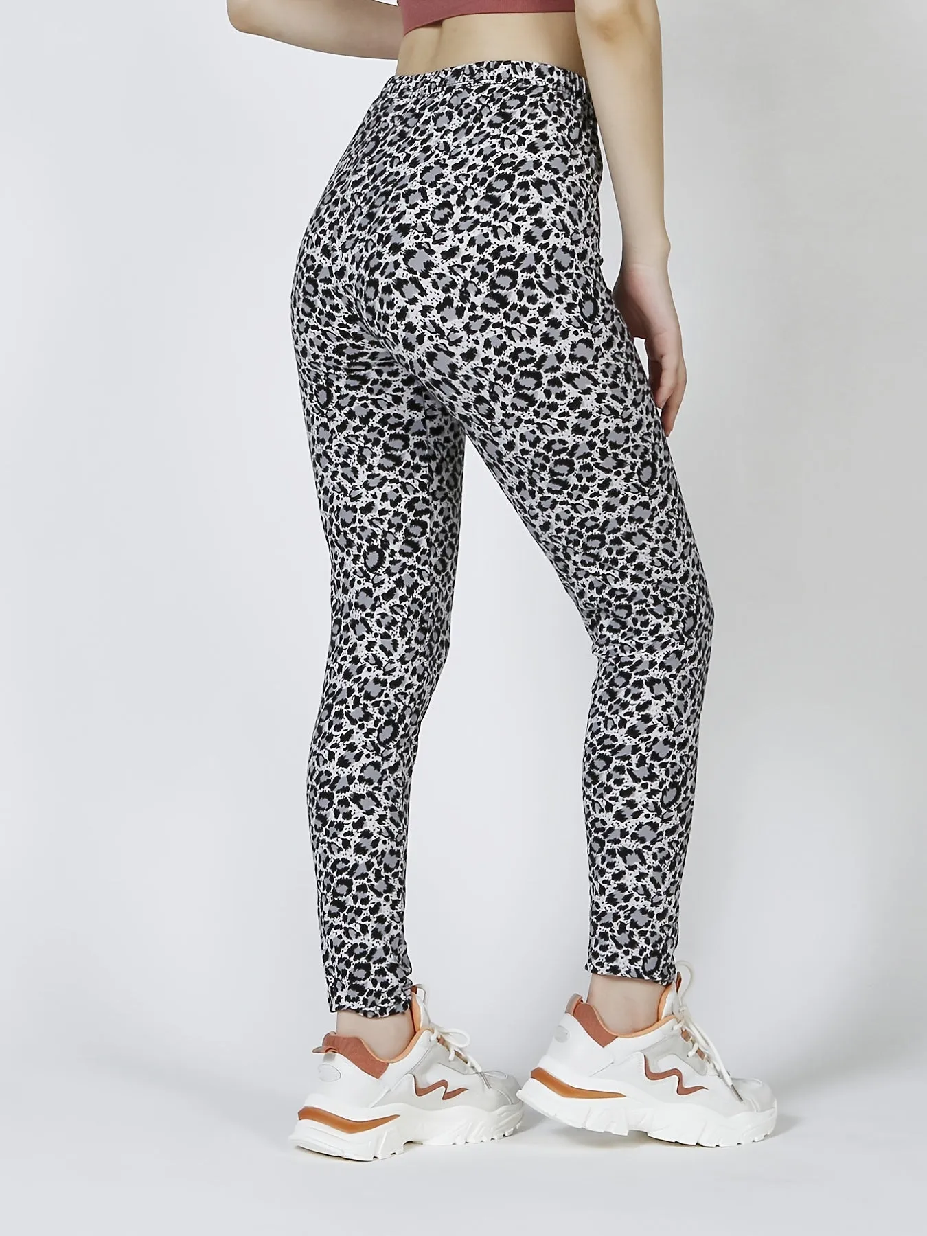 Wildly Chic Leopard Leggings High Waist Slim Fit Ultimate Style